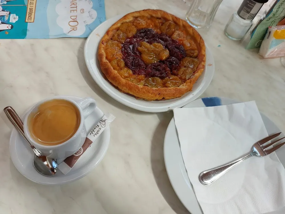Café Et Tarte Aux Prunes